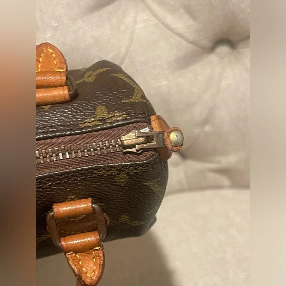 Authentic Vintage Louis Vuitton speedy mini hl monogram canvas bag
